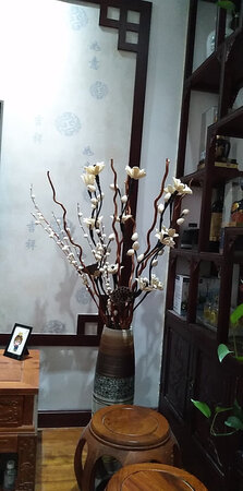 感觉非常不错哦，花制作得奇巧，搭配也很合理，莲蓬的支杆稍短，不影响效果