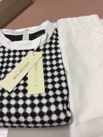 美美的裙子，刚好合适，洛家衣服质量都很好，一直购买