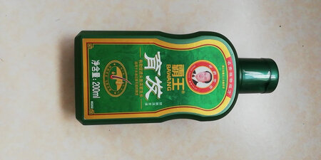 适合发质：很满意
泡沫数量：好多泡沫
产品香味：淡淡的香味
柔顺效果：丝滑柔顺 摸着很舒服
控油效果：干净 清爽不油腻