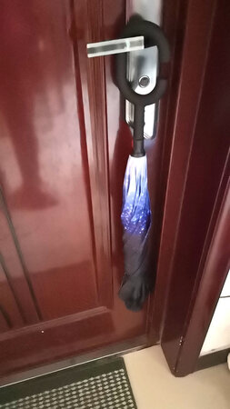 质量不错，听说这双向的下雨天回时很方便。很好，之前买了两个，觉得不错，又拍了3个。家里吃的，用的，穿的，大人的，孩子的，好多都在京东上买，质量有保证，送货****快捷方便，即使自己不满意的产品，退换货上门取件，非常方便。家里真的是离不开京东了。