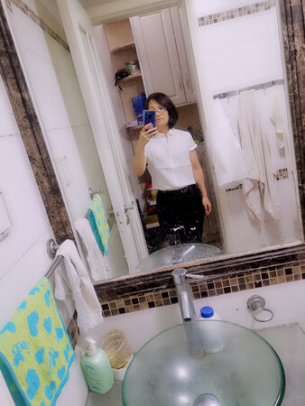 感觉还可以吧，上身效果和想象不一样，感觉有点肥，还有洗完后皱皱的，要熨烫才行