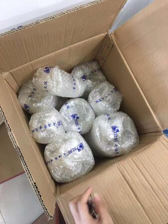 碎了一个烧杯，京东客服和卖家相互推诿，不知道怎么解决问题。