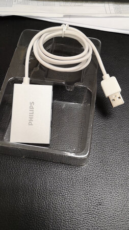 经同事推荐，一次买了6个，这是一款一分四的usb分线器。分线器做工很好，银色的的外观，简约漂亮。买的一米的长度的，建议还是买长一点的好用。usb2.0的，传输速度还是很快的，可用于电脑或者别的HUB和设备，在usb接口不够用的时候 或者需要扩展的时候，使用这款可用于供电和数据传输，即插即用，强烈推荐。