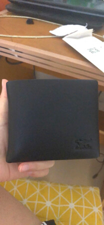 质量很好，真皮的摸着很软很舒服，这个价格也非常实惠，值得购买！