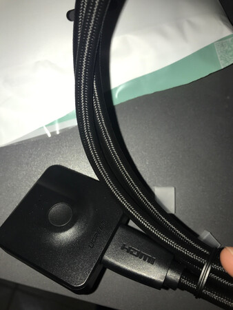 产品质量：完好无损
产品性能：传输快，易操作
外形外观：黑色，尼龙绳款
产品包装：包装完好无损
兼容性能：插上直接能用