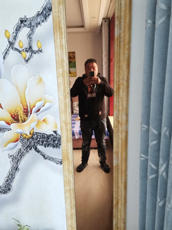 衣服收到了，实物比图片还有好，我老妈都说真不错，既好看又合适，必须全部五星好评