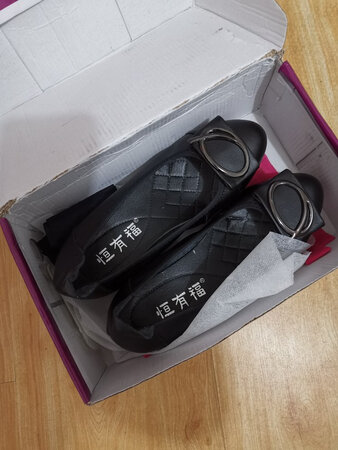 感觉还可以，是真皮的，穿着也还挺舒服的，给好评！
