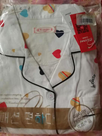 物流速度很快，服务态度很好，面料不错。