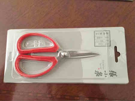 包装完好无损，这个平头剪子感觉更安全一些，送货上门非常及时。