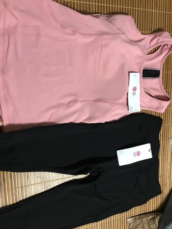买了2套，直接都挺不错的，比较厚，压力感挺强，很喜欢