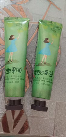 小巧，味道还不错，没用，不知道好用不好用，等用过再来评价。