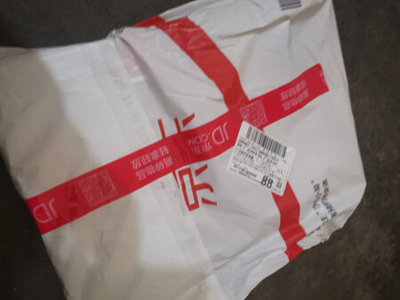 运行速度：快
屏幕效果：好
散热性能：好
外形外观：时尚
轻薄程度：薄