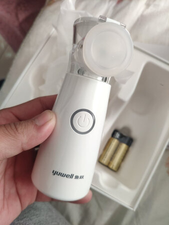 小巧精致，方便携带，家里应急用，非常必要，出雾量大，操作简单，鱼跃的东西不错?