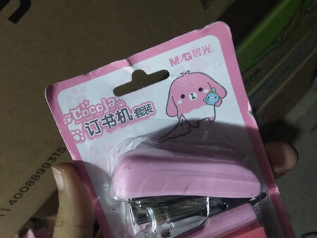 包装越来越差了，大概从6年前开始在京东购物，这几年京东的仓库越来越多，可能管理没有跟上，经常用一个袋子包装。我有时候明明要了一整箱东西，却把原包装拆了，重新放在一个大箱子里，结果很多东西都坏了。
    这几年京东在各地建了很多仓库，可能是管理没有跟上。几年前包装比现在好的多。
    我也反对过度包装，浪费，没有必要。
    希望京东对每个商品的包装建立分级制度。要不然还不如竞争对手的个人商家。