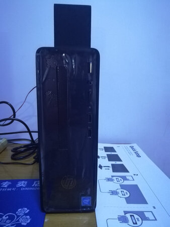 电脑小巧，安装简便不占地。运行安静流畅，显示器清晰颜色纯真，家用办公的好帮手。