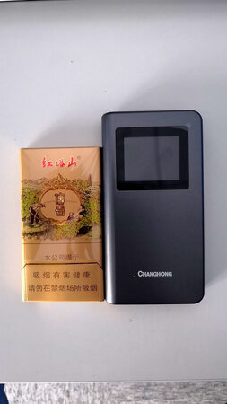 传输速度：看网站，常用的都很快。做工质量：比较精致小巧。操作难易：~公众号操作，简单易用。问题：1、扫描包装上的二维码得到的公众号有问题，要按显示屏提示的公众号才能使用。2、IMEI的条码太小了，很难扫描。