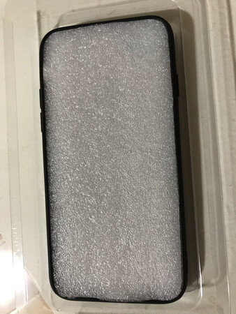 東西不錯，居然還送了貼膜，沒想到。包裝也很精緻。