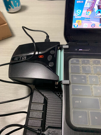 效果还挺明显的 前面玩会魔兽键盘就烫的不行过上半天就要自动重启 现在键盘温热完全没问题整一天