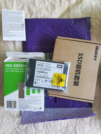 西数硬盘，今天装试试，速度还可以。看耐久吧。