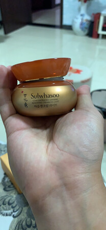 听说好多人去韩国带这个，名牌价格也合适，赠品超级多，值。媳妇特别喜欢