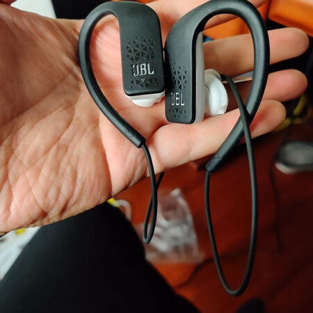 做工质感：时尚
音质音效：一流
舒适度：一级棒
续航能力：长时间续航
其他特色：性价比高