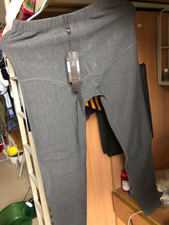 不错，挺有型的 也保暖。之前买了一款黑色