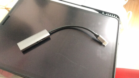 其它还不错，就是插上耳机无法调整音量