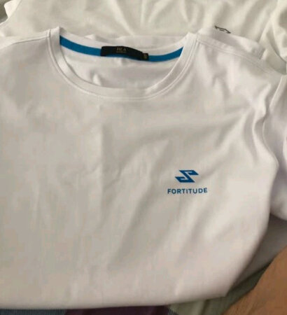 一下子买了四件，海澜之家的衣服还不错。