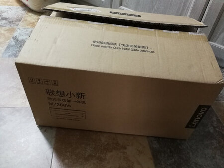 外形外观：小块头，颜值高，白色看着很舒服
打印效果：打印、扫描、复印都试过了，很清晰，扫描分图片、图文、文本三个选项，感觉选择文本扫描的选项是清晰度最高的
操作难易：一开始用手机小新打印APP设置的时候，WIFI连不成功，正打算第二天打售后服务电话咨询。后来USB线连接电脑，装好驱动，再用手机试网络，一下又连接好了。尝试电脑和手机操作，都很简单、方便