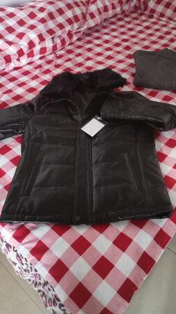 衣服收到，试穿了一了各方面都非常满意。满分