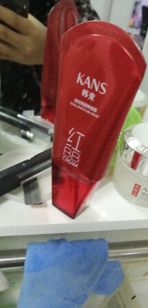 用起来感觉不错，保湿效果不错。京东物美价廉，服务好。