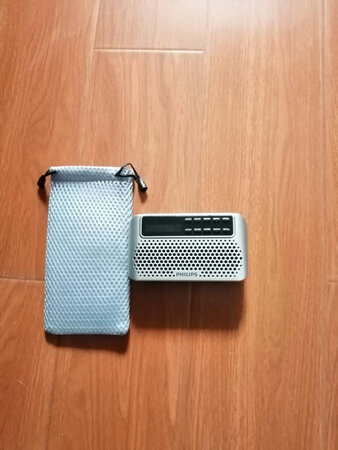 飞利浦播放器还蛮好的，给老人买的，非常喜欢，声音蛮大的，音质很好，推荐购买。