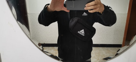 包包不错，与描述相符，大小合适，款式好看，质量不错，好评！