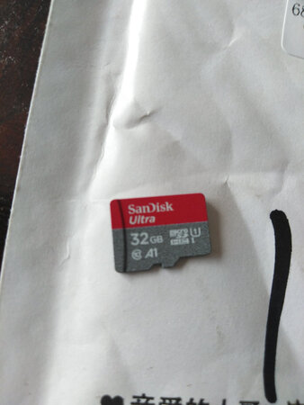 有31.9G，速度和手机内存一样快，装在64G内存手机，手机运行正常，特别值得。