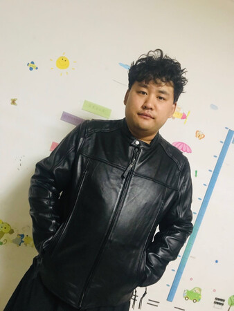 衣服刚刚好，质量也好最主要是款式很洋气