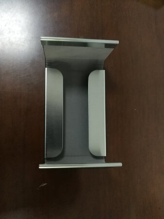 卡盒非常精美，物有所值，装了9张卡，携带方便。京东小哥服务态度好，送货及时。