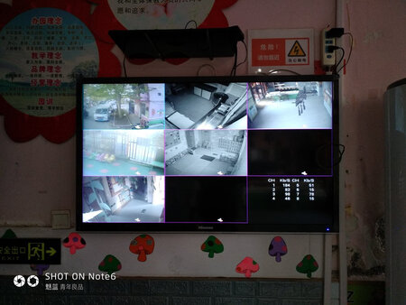 产品质量：工 非常好
产品性能：效果很好，和原装Vga一样
兼容性能：我用的纯铜网线，很好
产品包装：大气美观
外形外观：不占地方，很适用