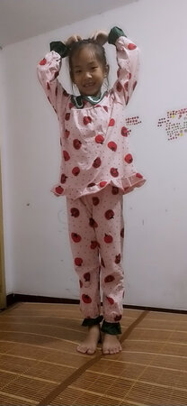 衣衣质量不错，纯棉的，宝贝很喜欢，好评