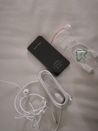 质量还可以，都买了好多个了，客服小姐姐也很好。
