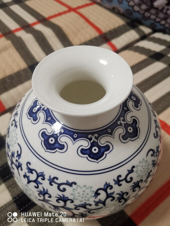 器型挺漂亮！就是缺釉不太好！