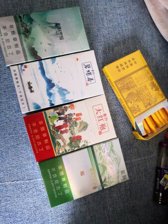 宝贝收到了，第一眼看着包装就很满意，很精致保护得很好，打开一盒淡淡的香味很好闻，整体看着很有型，抽着很好，又不伤身，相当不错的产品值得拥有！