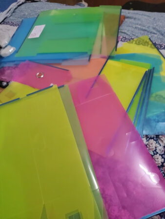 厚薄程度：成分不到五毛，塑料烂的要死
其他特色：图物不符，客服服务差还能喷你
实用性能：基本罗不起来