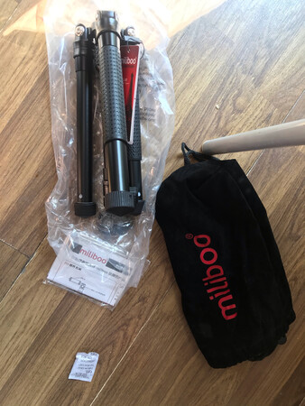 质量不错，手感很好，也非常轻便！可以用手机或者单反，角度调整很方便，比一般的稳定