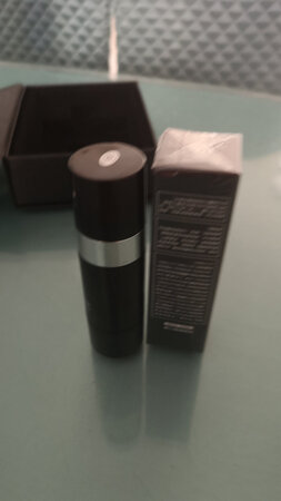 产品包装：严实
产品质感：好
遮瑕效果：奶