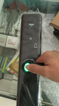 刚收到，非常大气漂亮，工艺做的很好，试机灵敏，操作方便。指纹识别迅速，挺好！