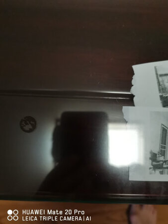 商品打印有时候不清楚，打印出来的相纸撕不齐，本来不想来评价，客服竟然让我用剪刀撕，竟说些没用的推辞，要不也不会给差评。购买谨慎吧。希望商家也提高下服务水准。这么贵的东西配这样客服？更何况还确实有问题