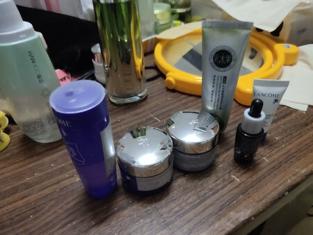 跟图片上完全不是一回事，看着好大买回来这么小，还没用呢，感觉不值那么多钱。