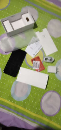手机货真价实，外观漂亮，手感很好，快递速度超乎想像，值得信赖，以后换手机值得拥有！