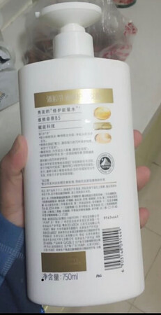 适合发质：合适中性和偏油性发质
柔顺程度：配合修复润发乳，头发和柔顺，光泽
产品包装：更换新的包装，让人看着很舒服，因为老的包装已经使用很长时间了，改到新包装，感觉很舒服