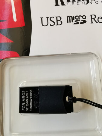 迷你读卡器真的是迷你型！小巧！研究一下，才明白如何使用。TF卡和读卡器使用正常。
